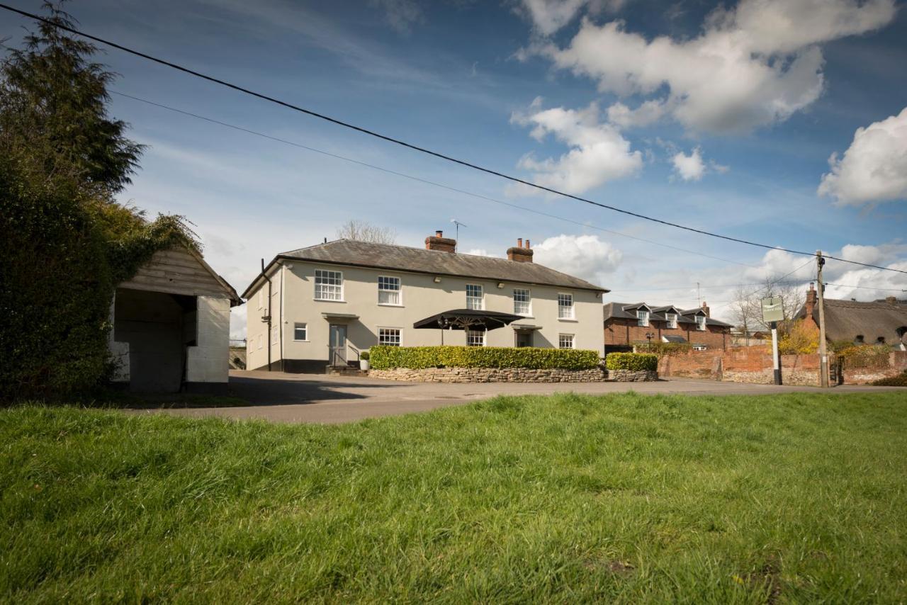 The Hawk Inn Andover Bagian luar foto