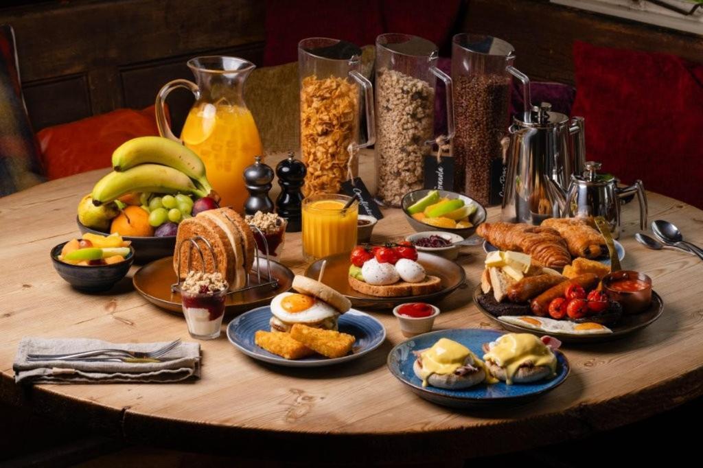 The Hawk Inn Andover Bagian luar foto
